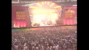 Был я с приятелем на этом фестивале. Более 10 часов шел. Закрывали фестиваль скорпы.