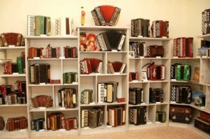 Вот "гармоны", а то, про что вы спрашивали - гормоны.