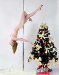 Нормальные  вполне прически... Кому что нравится. Кому-то короткое каре , кто-то косички...