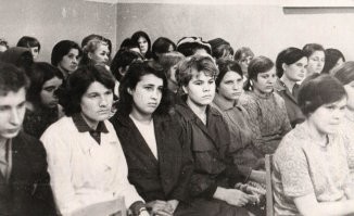 Как сейчас помню "Ленинские уроки" в СССР, очень интерсное и увлекательное мероприятие, куда все ходили добровольно.
Да сами посмотрите на эти лица.
