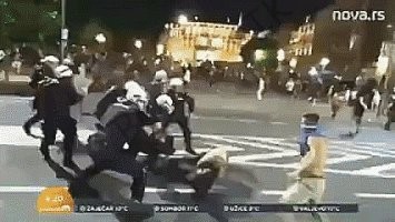 Мы так в "Вышибалы" играли... :)))