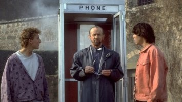 Он ещё и в кино снимался, но об этом почему-то в посте не вспомнили.