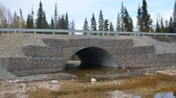 Да... В СССР такие новости дальше газеты из райцентра не ушли. Особенно типа таких грандиозных сооружений.