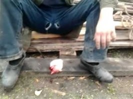 В берцах наступил. Там тебе уже нечем  хвастаться.