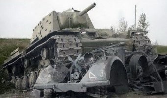 ЗИЛ влетел во встречный BMW под Ростовом