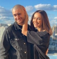 Ну да ну да... Как не глянешь на наших баб с армянами, так сплошь с необъятными жопами...