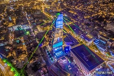 Зачем в Грузии построили мосты между советскими панельками