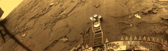 Несмотря на уверения автора поста, что "через атмосферу не проходит никакой спектр (?) света, наш аппарат "Венера" довольно отчетливо все рассмотрел.