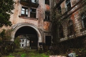 Это ж дом в Таеженске где людоед жил.