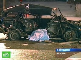 Какой нахер ремень ? Вот та самая машина сразу после ДТП.
Это ВАЗ 2104 на всякий случай.