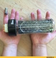 Один из самых больших газоразрядных индикаторов - Rodan CD-47. Высоту цифр 135 мм, а целиком 200 и ценой больше 1000$/шт.