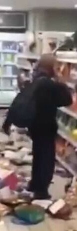 И кто адекватнее на этом фото?