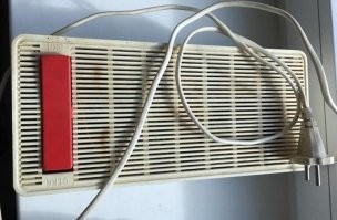 от 220В этот девайс функционирует плохо, проверено лично в 1985ом