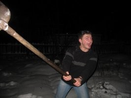 Иностранцы терпимые к животным. Представляю если бы наш человек больше ужа змей не видевший увидел в гараже питона. Питон там бы и остался.