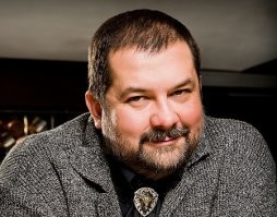 "Как жена сказала, так и будет": о подкаблучниках, которых давно перестали называть мужчинами