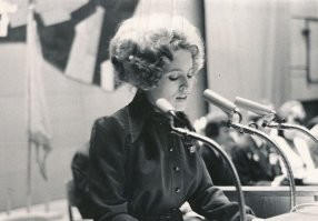 Валька-стакан, Валька - красные трусы. Комсомольская линия она такая.