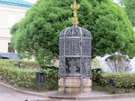 Борисоглебский монастырь в Дмитрове, а так же памятник Т-34