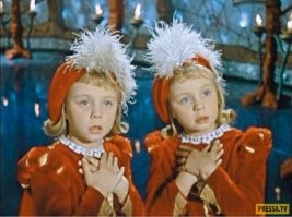 Не сложившаяся жизнь Оли и Тани Юкиных.
После перестройки и распада Союза сестры потеряли работу. Близняшки перебивались случайными заработками и распродавали технику. Потом устроились в военкомат на мизерную зарплату. Условия жизни были несравнимы с прежними. Обе начали пить, Ольга вскоре бросила работу. Пережив два инсульта, в 2005 г. она умерла на 52-м году жизни. 
Татьяна очень тосковала по сестре и горе топила в вине. На работе ее жалели и долгое время не увольняли, несмотря на ее постоянные прогулы. А в марте 2011 г. ее не стало. Она пережила сестру всего на 6 лет. К сожалению, Оле и Яло так и не удалось выбраться из их королевства кривых зеркал.