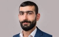 Зачем Бабаян? Чуть что, сразу Бабаян!