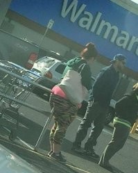 Она жрёт или срёт перилами?