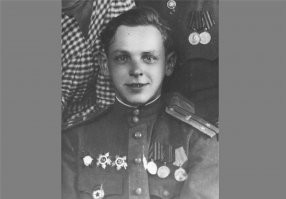 Замечательнейший фильм. Жаль, что в книге закончилось по-другому...
Впрочем, автор В.Курочкин знал о чём писать.