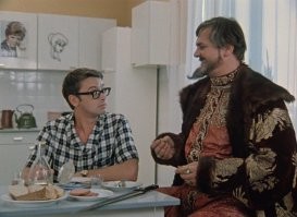 Конечно, не царские палаты, но все-таки отдельная квартира (С)