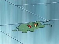 Мертва она. Он ее тупо раздавил собой.