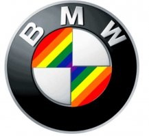 Авария дня. Под Самарой водитель BMW налетел на бордюр и перевернулся