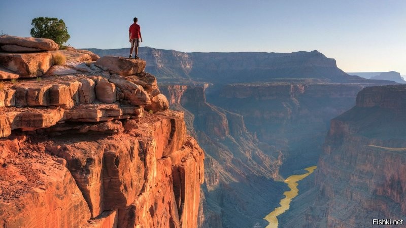 Бред оф сив кобыл.
Выйдешь на край Grand Canyon, посмотришь вниз на Colorado River, до которой лететь минут пять.
А вокруг ни людей, ни детей, ни веревочек.