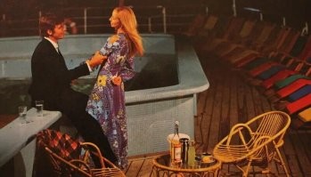 Нифига себе. Они водку из стаканов пили?