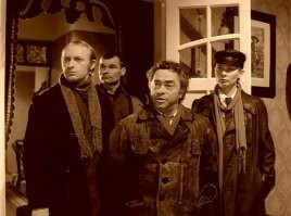 "Я к вам пришел навеки поселиться": управдом разрешил мигрантам пожить в квартире москвички