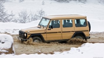 Это настоящий вездеход и гений немецкой инженерной мысли.Остальное все-понты.