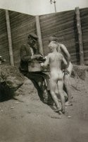 Сейчас за такое фото нехило подсесть можно...