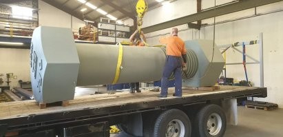 Болт кладут.