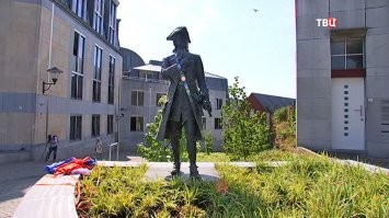 Памятник Пушкину в Бельгии , Памятник Петра в Бельгии . Памятник Пушкину находиться в 3х км от меня . Петру в Антверпене и Лиеже