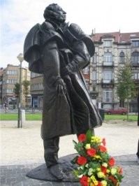 Памятник Пушкину в Бельгии , Памятник Петра в Бельгии . Памятник Пушкину находиться в 3х км от меня . Петру в Антверпене и Лиеже