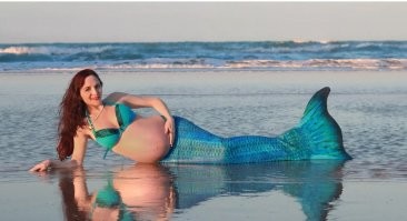 От черного хлеба, газообразование в кишечнике. 
Например летчикам во время войны, не давали черный хлеб, только белый. 
Поэтому что, при перегрузках, газы в кишечнике могут быть опасны. 
---
А русалки, после черного хлеба, всплывают и нырнуть не могут.