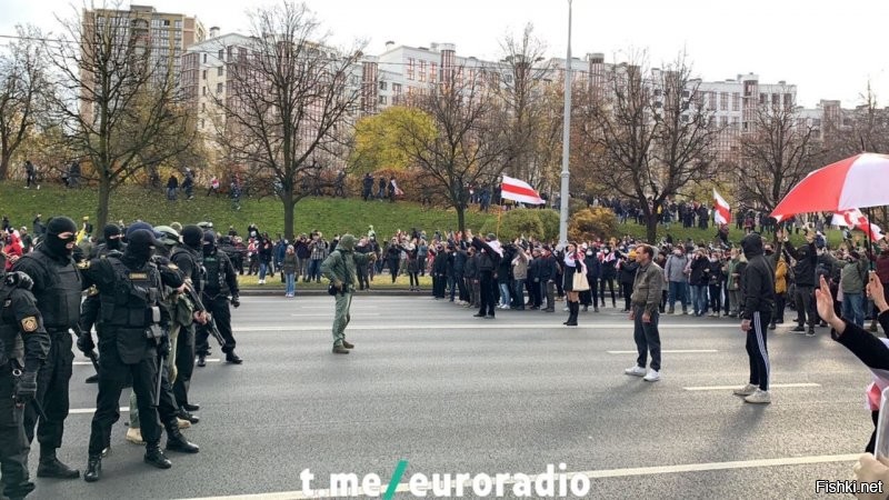 Не перепутай фашисты справа