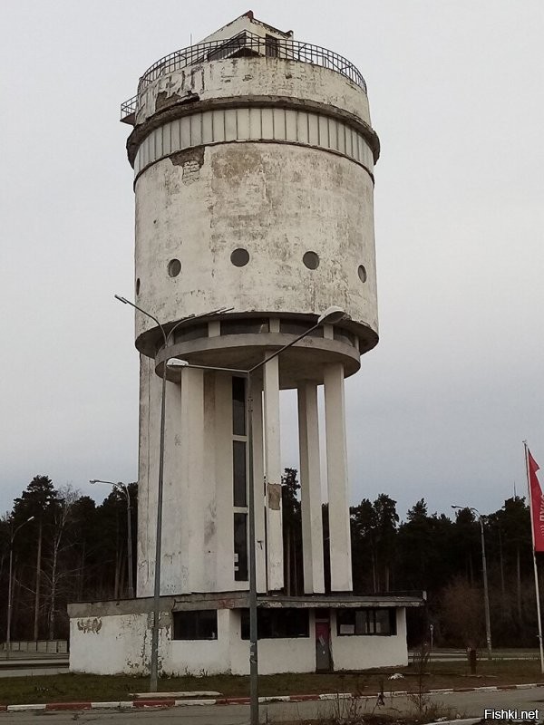 Белая Башня без фотошопа. Фотографии сделаны 1 ноября.
