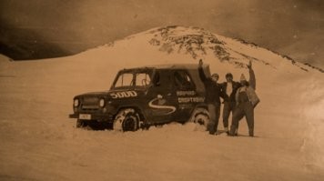 да мне насрать на твои деньги-факт остается фактом: в 1974 году УАЗ доехал!!!Эльбрус НАШ!!!
