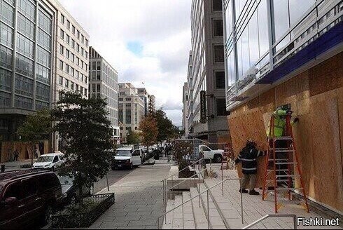 фанерка..они уже давно обколачиваются...но раз и фашингтоне решили...(а там то порядок держали...типа столица - ни ни все было мирненько..да и откуда у негрилл бабло на житуху в столице?!))) )
ну поглядим :)