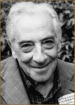 Роль гвардии лейтенанта Беззубцева сыграл Борис Табаровский.
Помнишь?
- Лейтенанта Беззубцева к начальнику штаба!
 - Лейтенанта Беззубцева к начальнику штаба!
 - ЛЕЙТЕНАНТА БЕЗЗУБЦЕВА К НАЧАЛЬНИКУ ШТАБА!!!
 - Ты-то чего орёшь? Там же никого нет!
 - Скучно...
Или:
- Сан Саныч, как вы себя чувствуете?
- Спасибо, хреново!