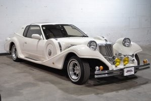 По меркам остальных поделок Митсуоки, это прям даже похоже на нормальный автомобиль.