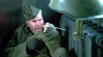 Враг у ворот, 2001