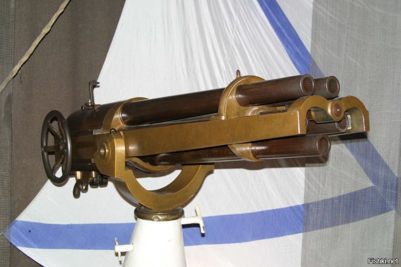 Пушка Гочкиса револьверного типа и современный аналог.