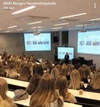 фсёравно девушки прекрасны.
это Норвегия, есичо....
.