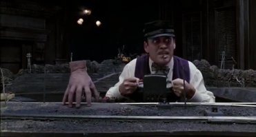 Откуда берутся машинисты паровозов, их же с прошлого века не выпускают?