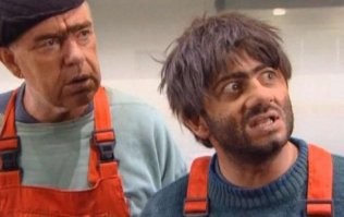 это не дырка, это "техналокич верстие"