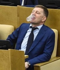 А где фургалчик и стаканчик?