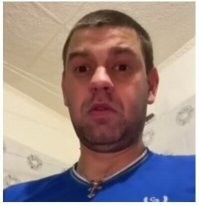 Мне кажется что для существа с таким имбецильным взглядом и выражением лица, обучение надо начинать не с объяснений о принципах включения стиральной машины, а с того, что для начала надо ему показать где туалет, рассказать для чего он нужен, ну и по результатам пройденного теста пробовать начать объяснять как пользоваться сливным бачком.